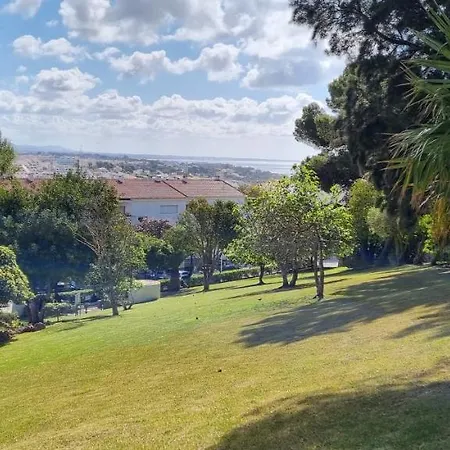 Jardim מלון דירות 3*